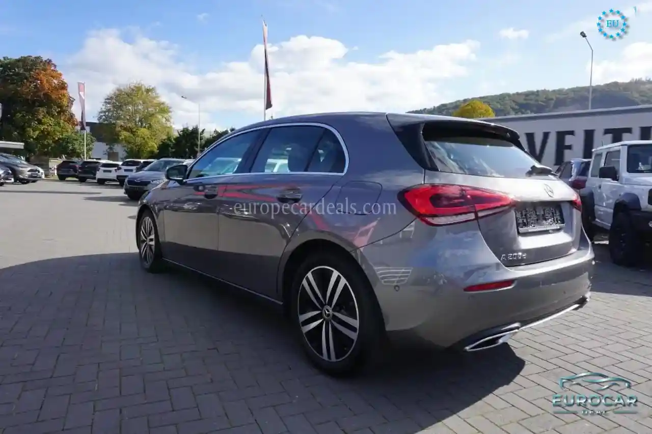 Mercedes-Benz A 200