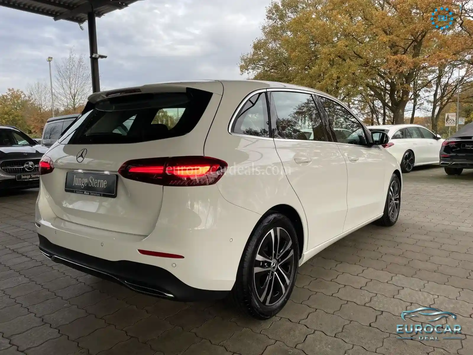 Mercedes-Benz B 180