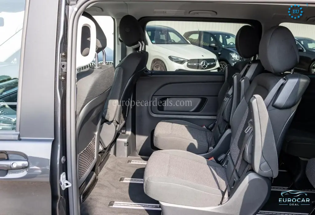 Mercedes-Benz V 220
