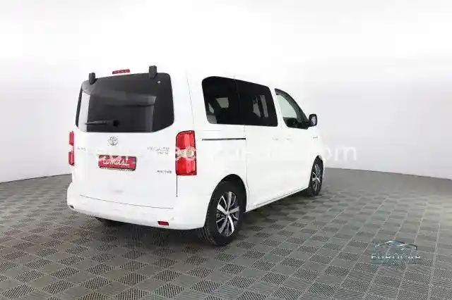 Toyota Proace (Verso)
