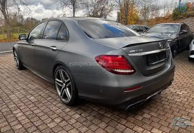 Mercedes-Benz E 63 AMG