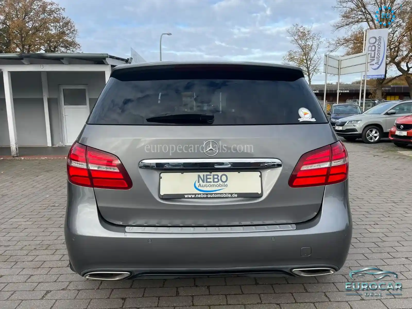 Mercedes-Benz B 180