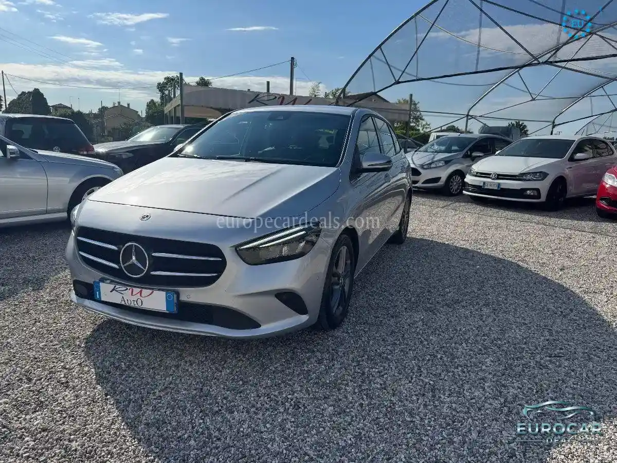 Mercedes-Benz B 180