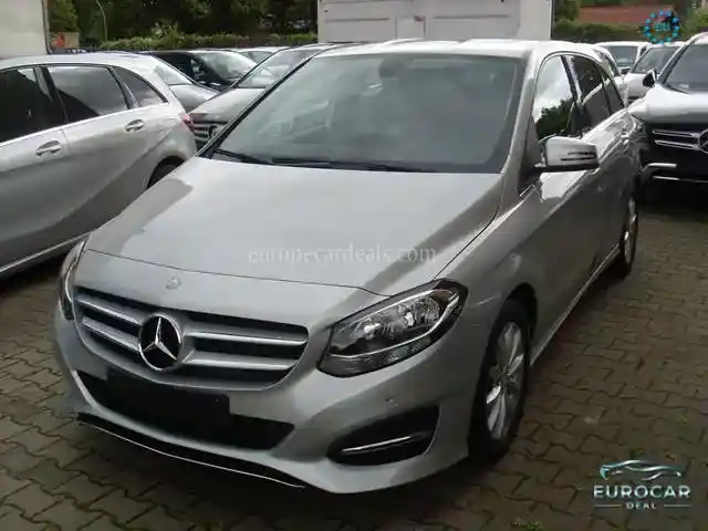 Mercedes-Benz B 180