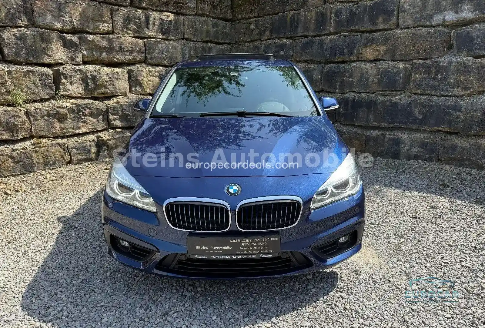 BMW 225