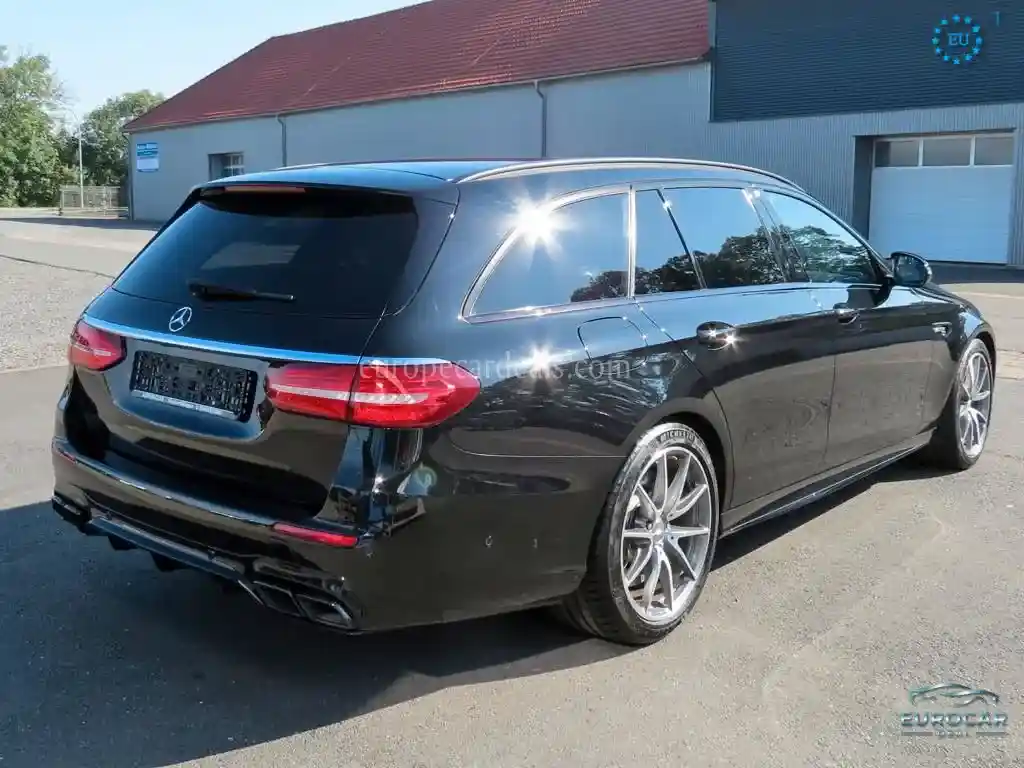Mercedes-Benz E 63 AMG
