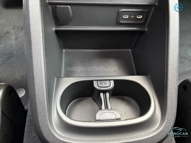 Mercedes-Benz V 220
