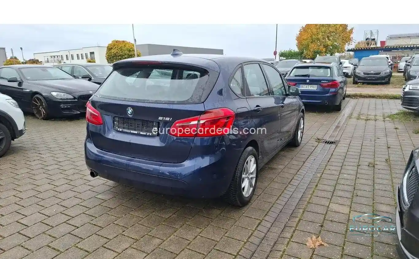 BMW 218