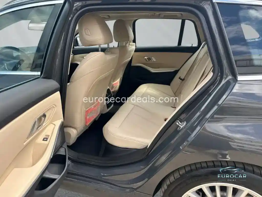 BMW 330
