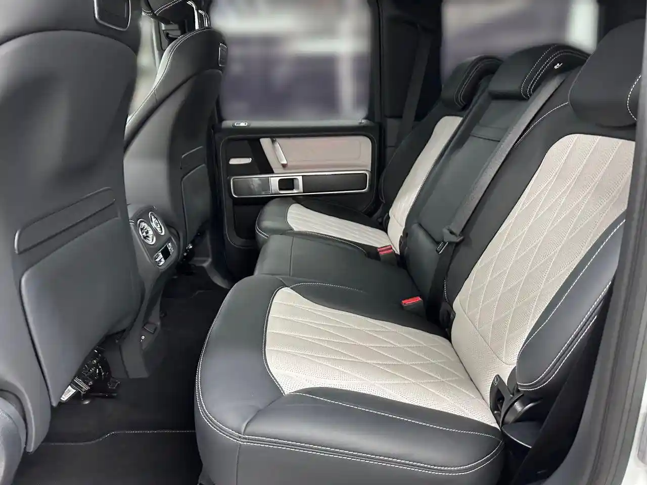 Mercedes-Benz G 500