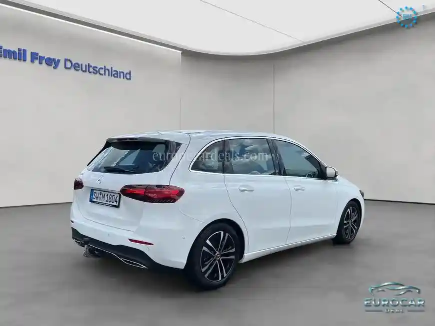 Mercedes-Benz B 180