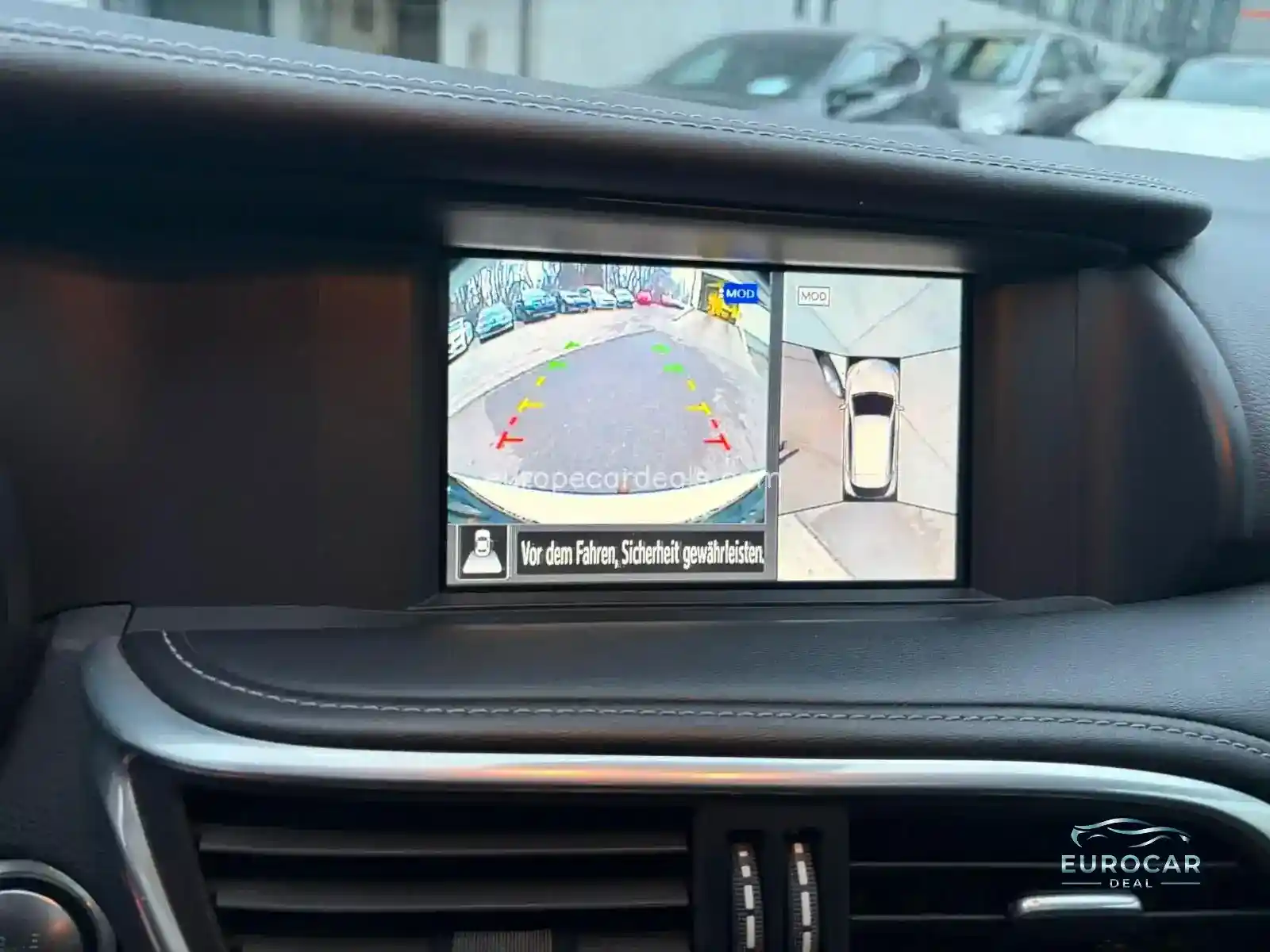 Infiniti Q30