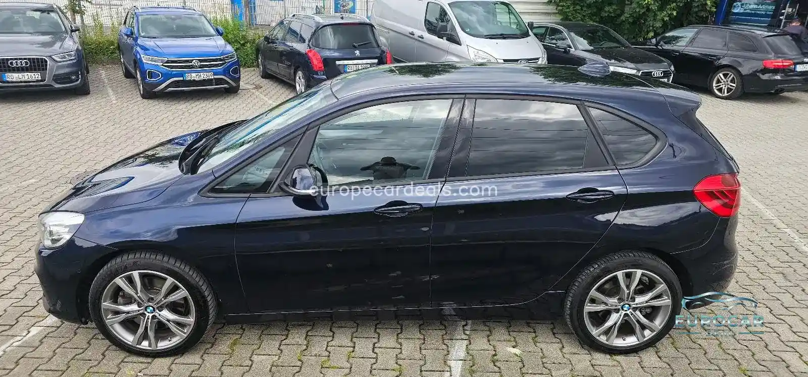 BMW 225