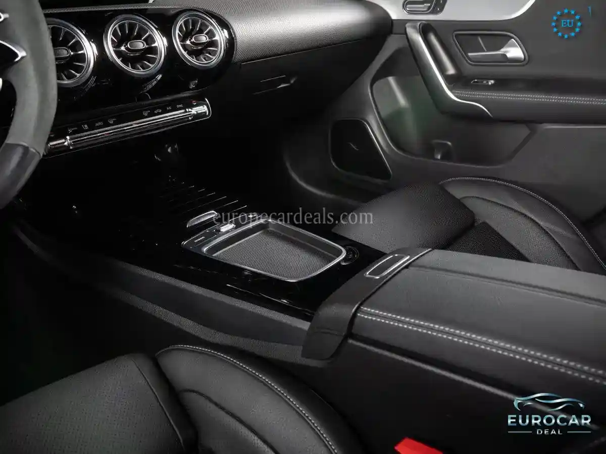 Mercedes-Benz CLA 45 AMG