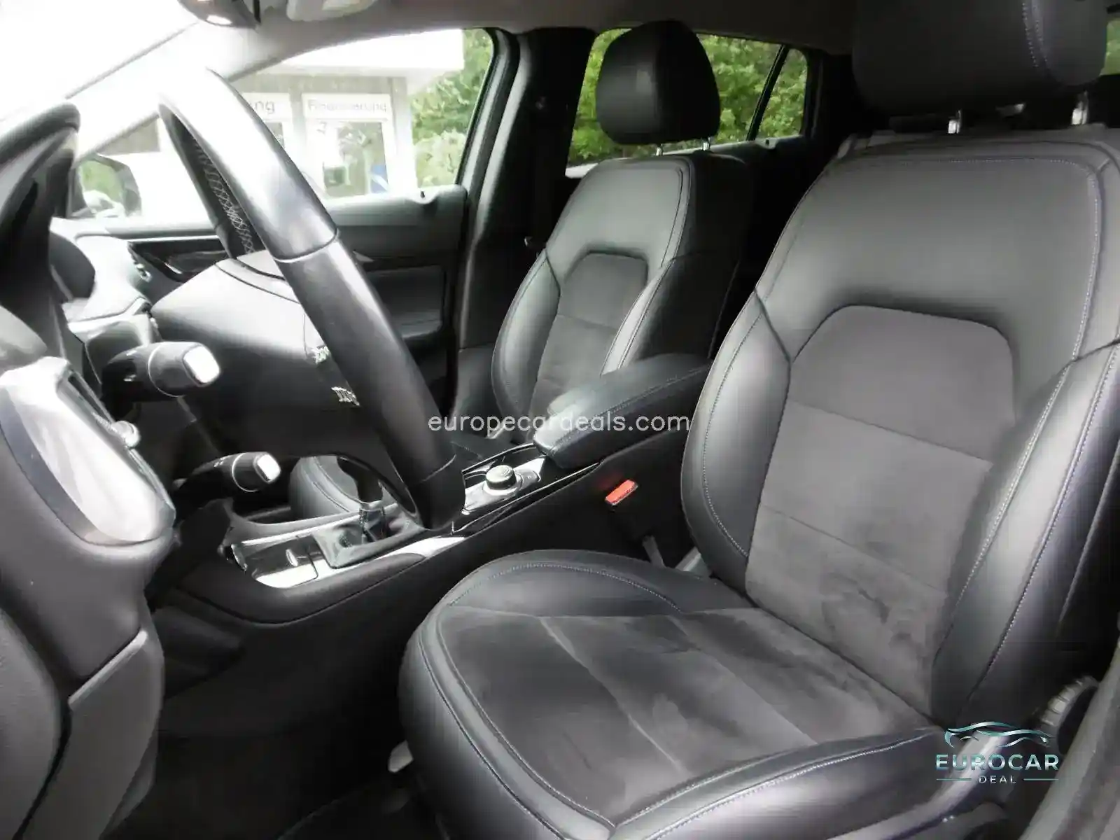 Infiniti Q30