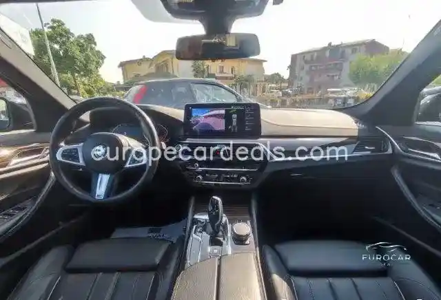 BMW 530