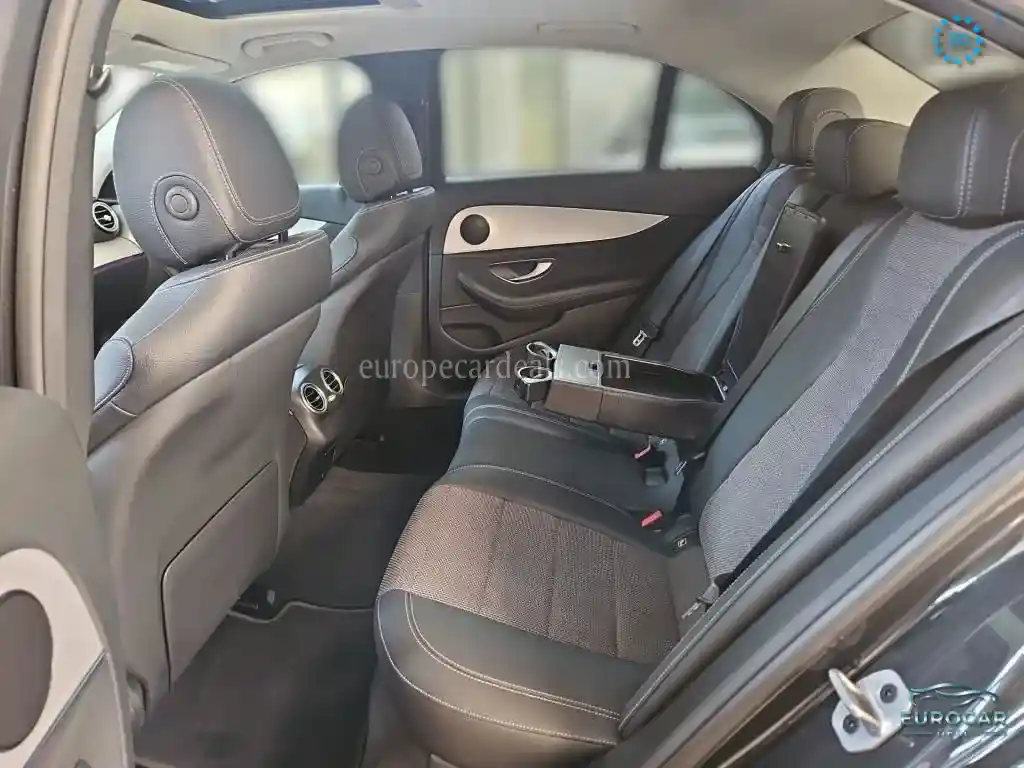 Mercedes-Benz E 200