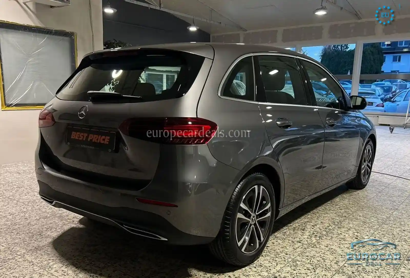 Mercedes-Benz B 180
