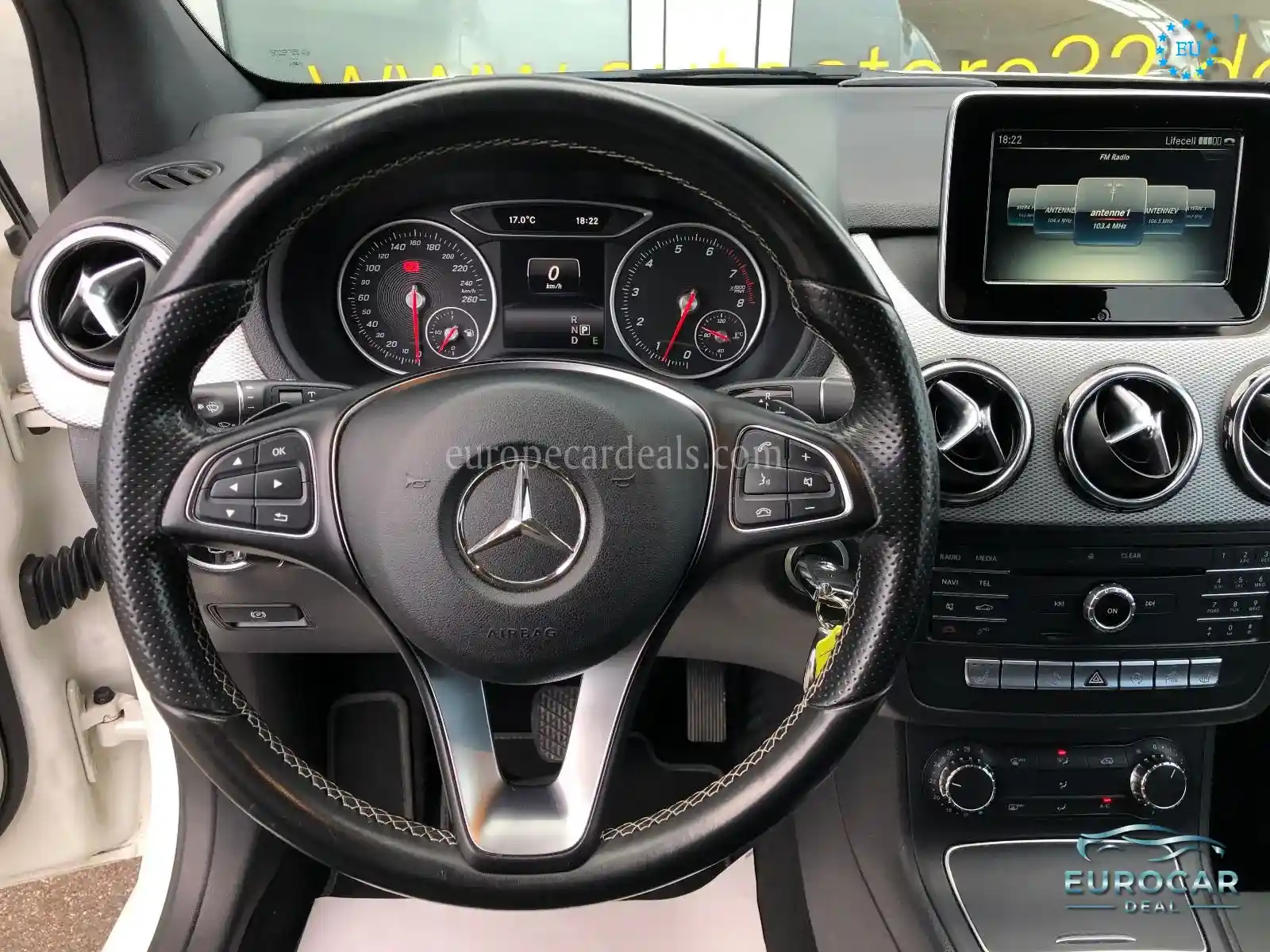 Mercedes-Benz B 200