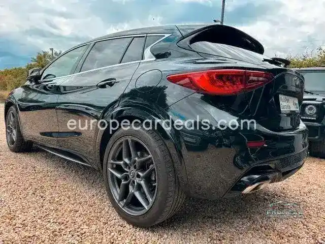 Infiniti Q30
