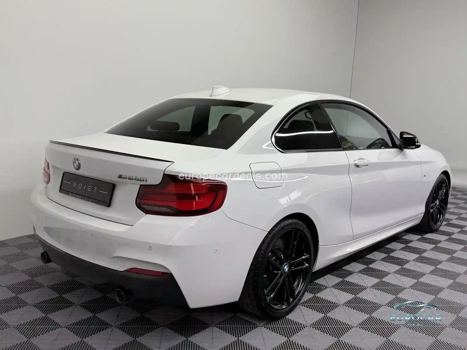 BMW M240i