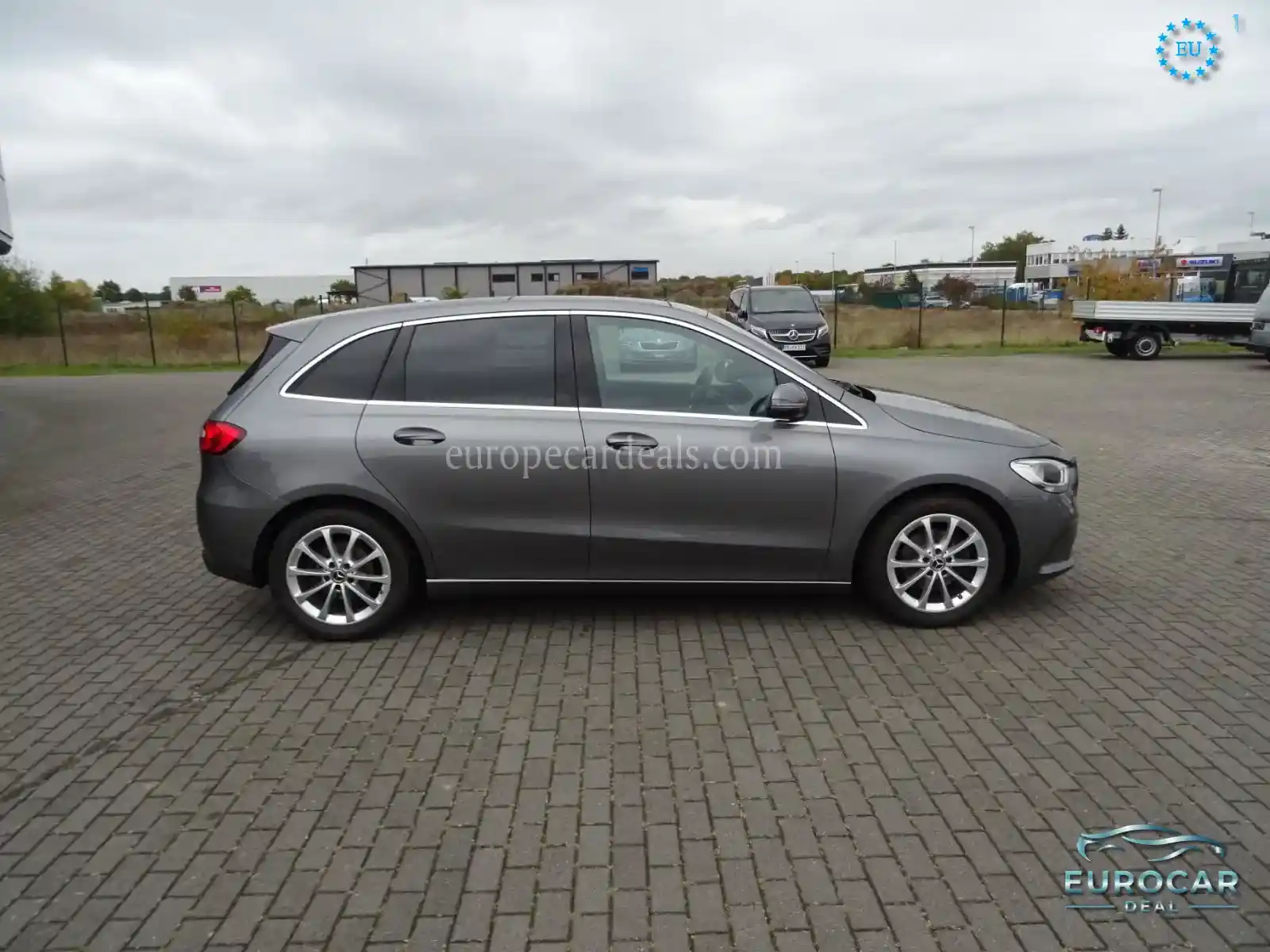 Mercedes-Benz B 180