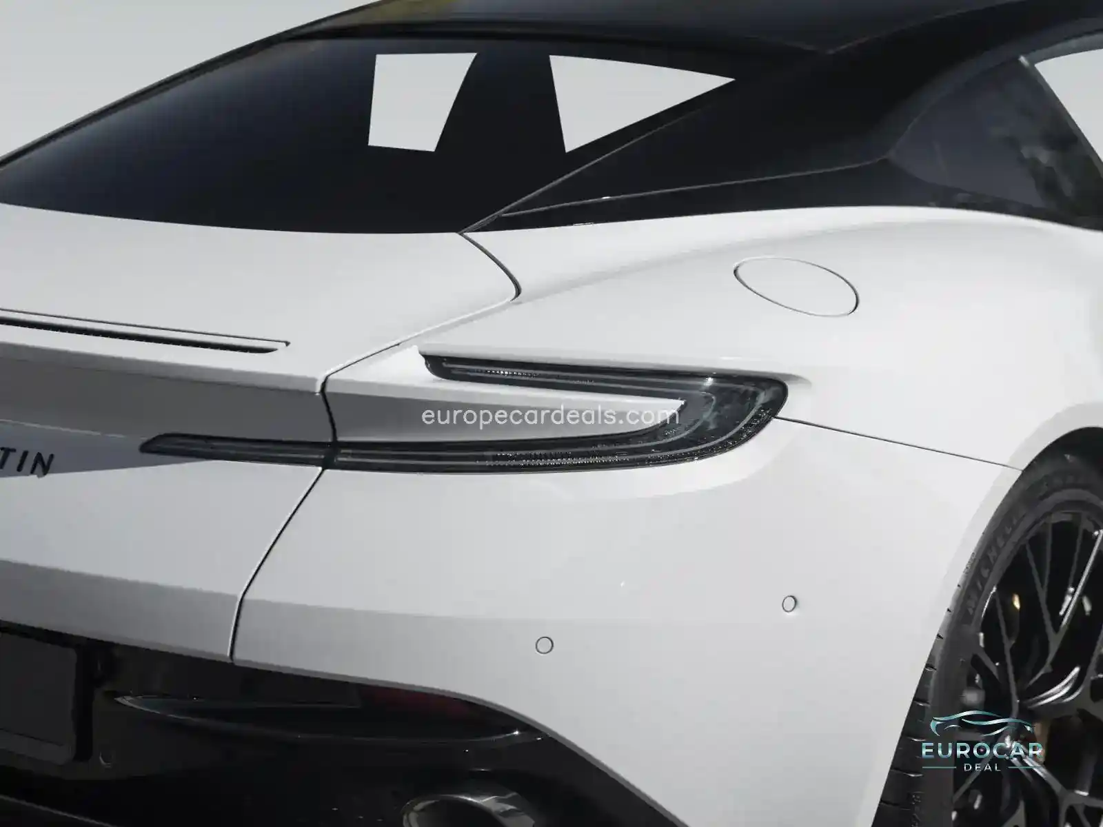 Aston Martin DB12