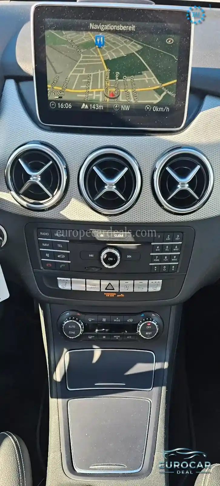 Mercedes-Benz B 180