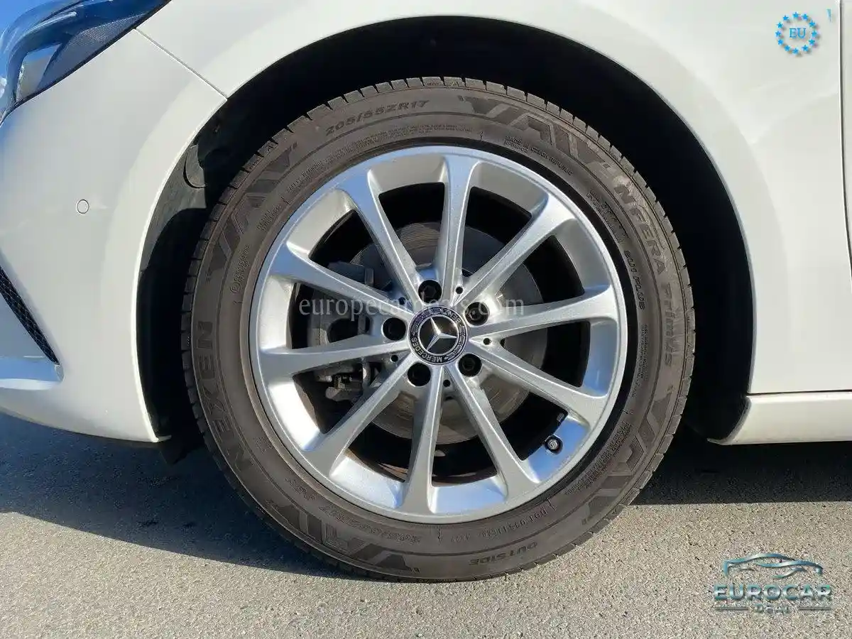 Mercedes-Benz B 200