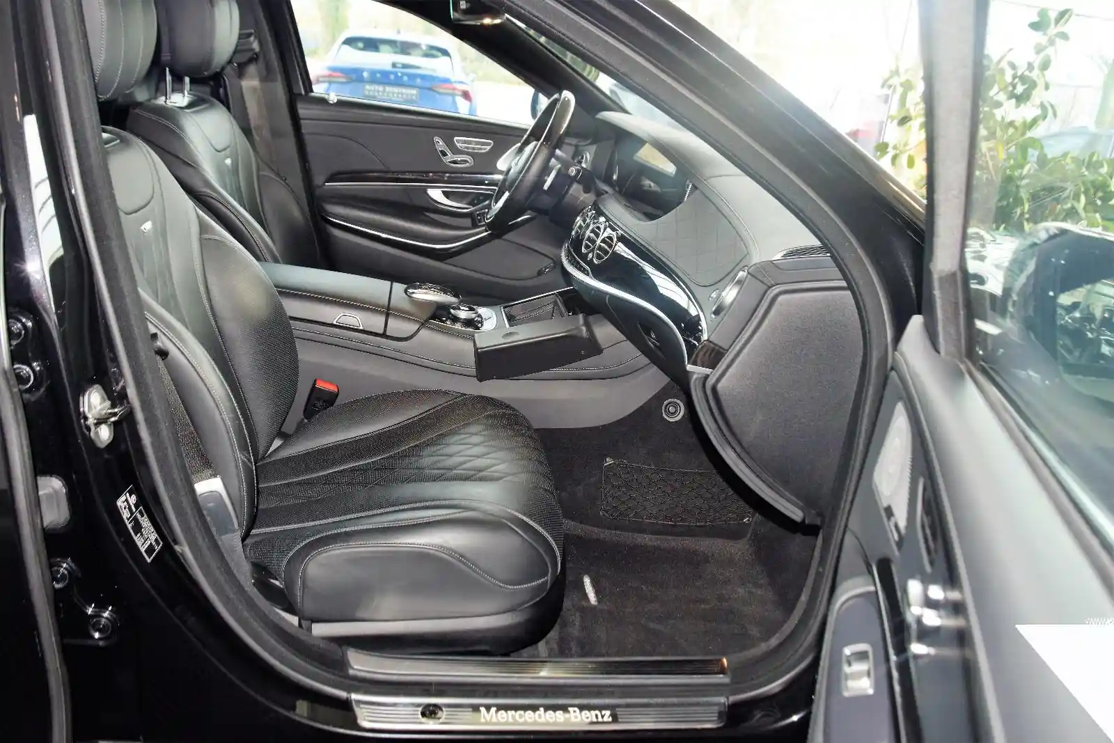 Mercedes-Benz S 600