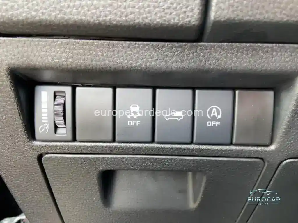 V-CROSS Doka Automatik 4WD Winter/AHK/Lede