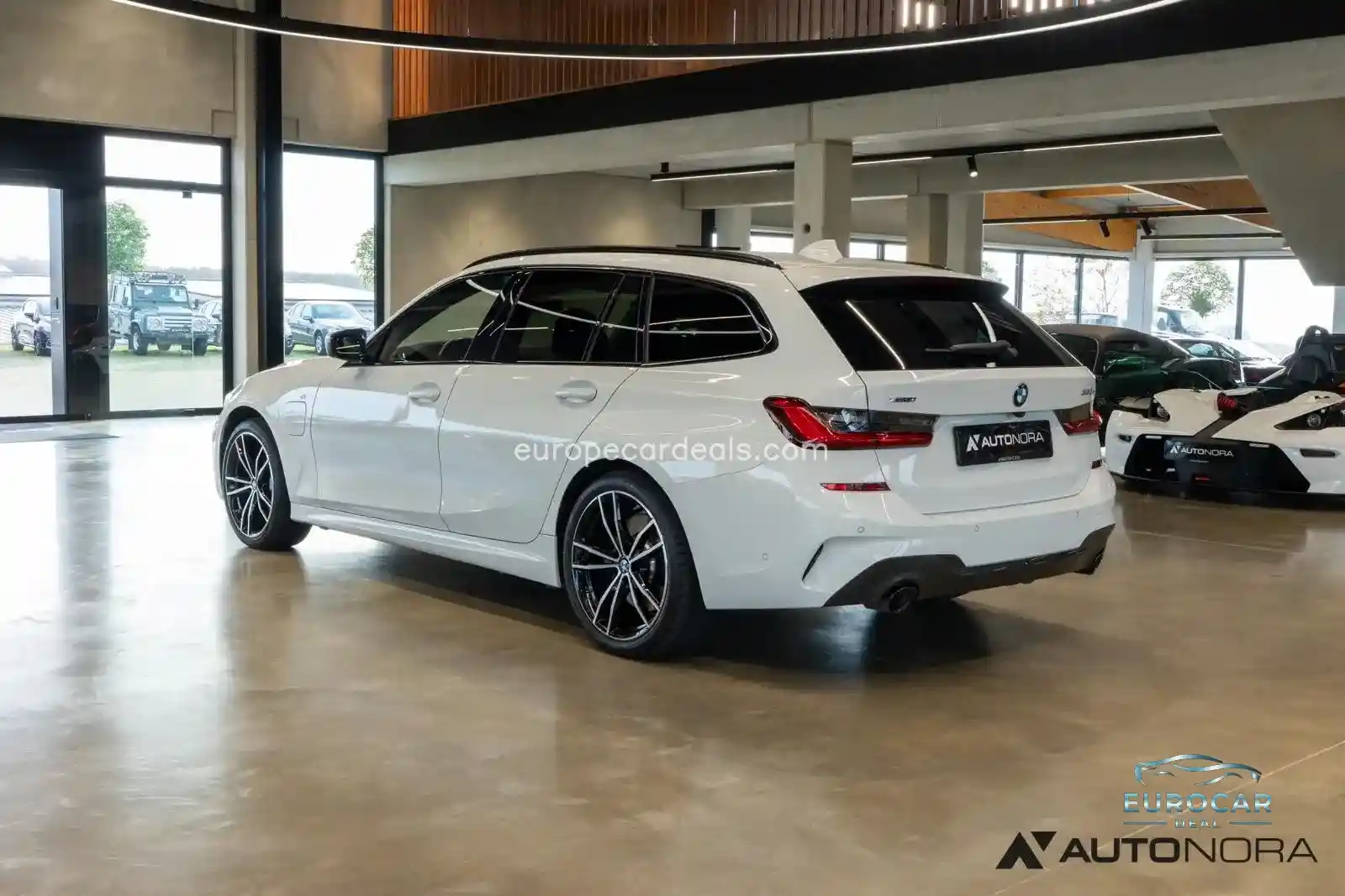BMW 330