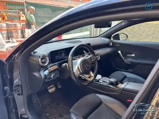 Mercedes-Benz A 220