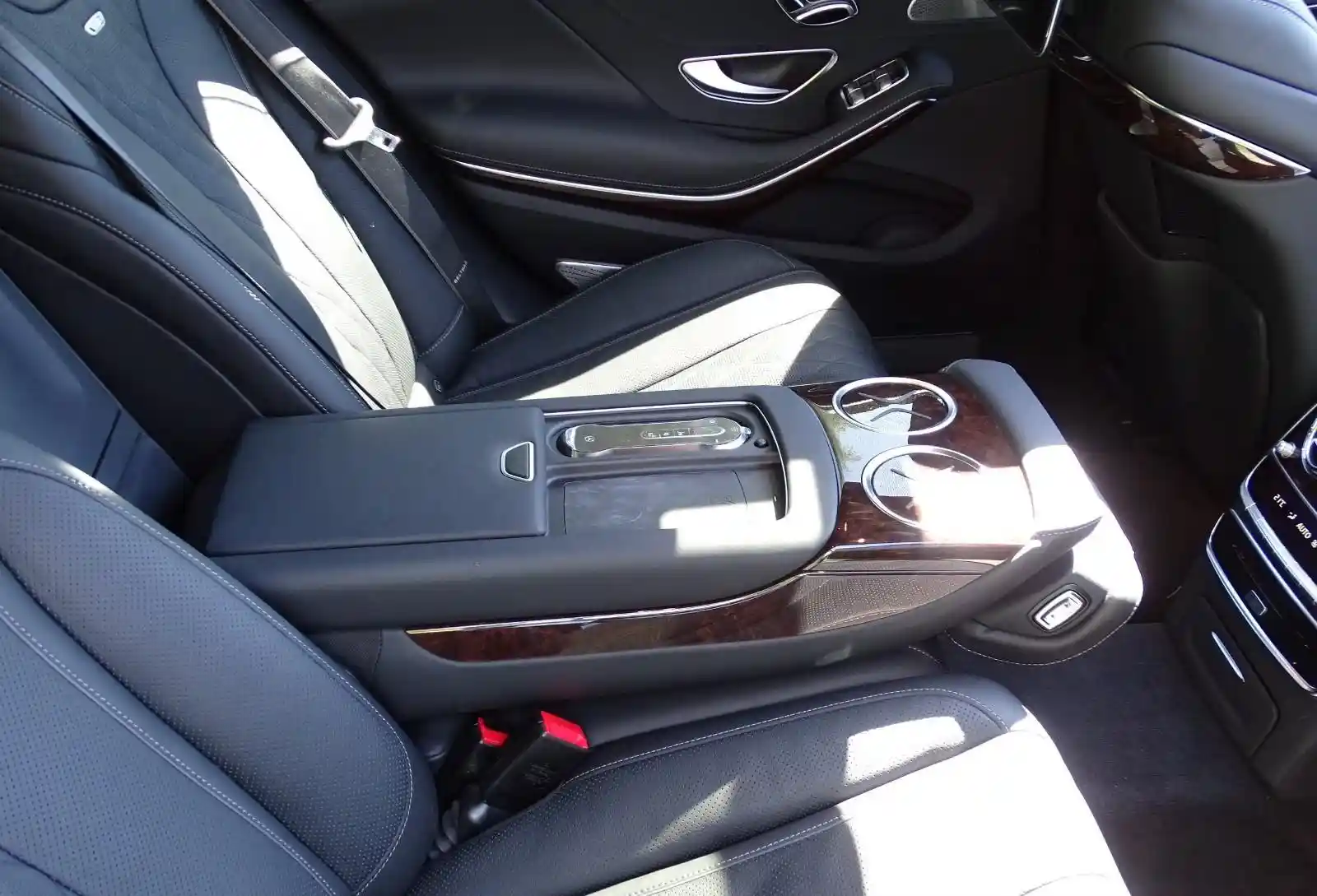 Mercedes-Benz S 600