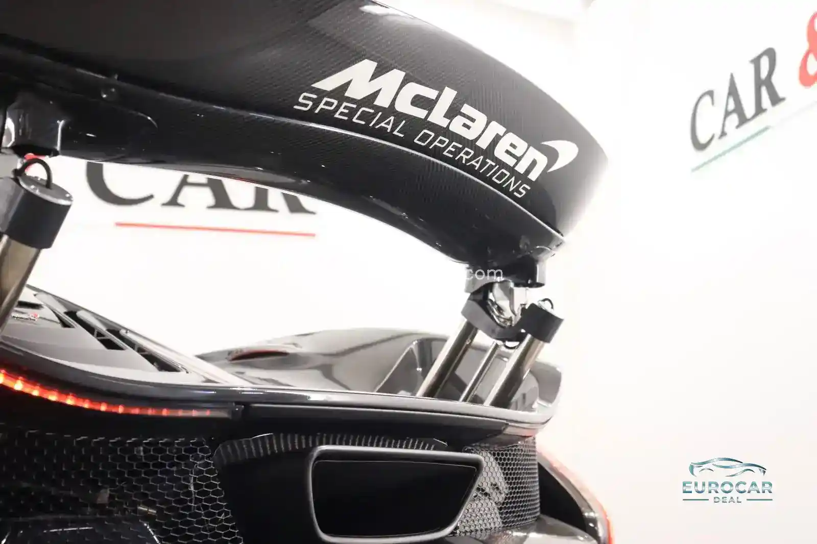 McLaren P1