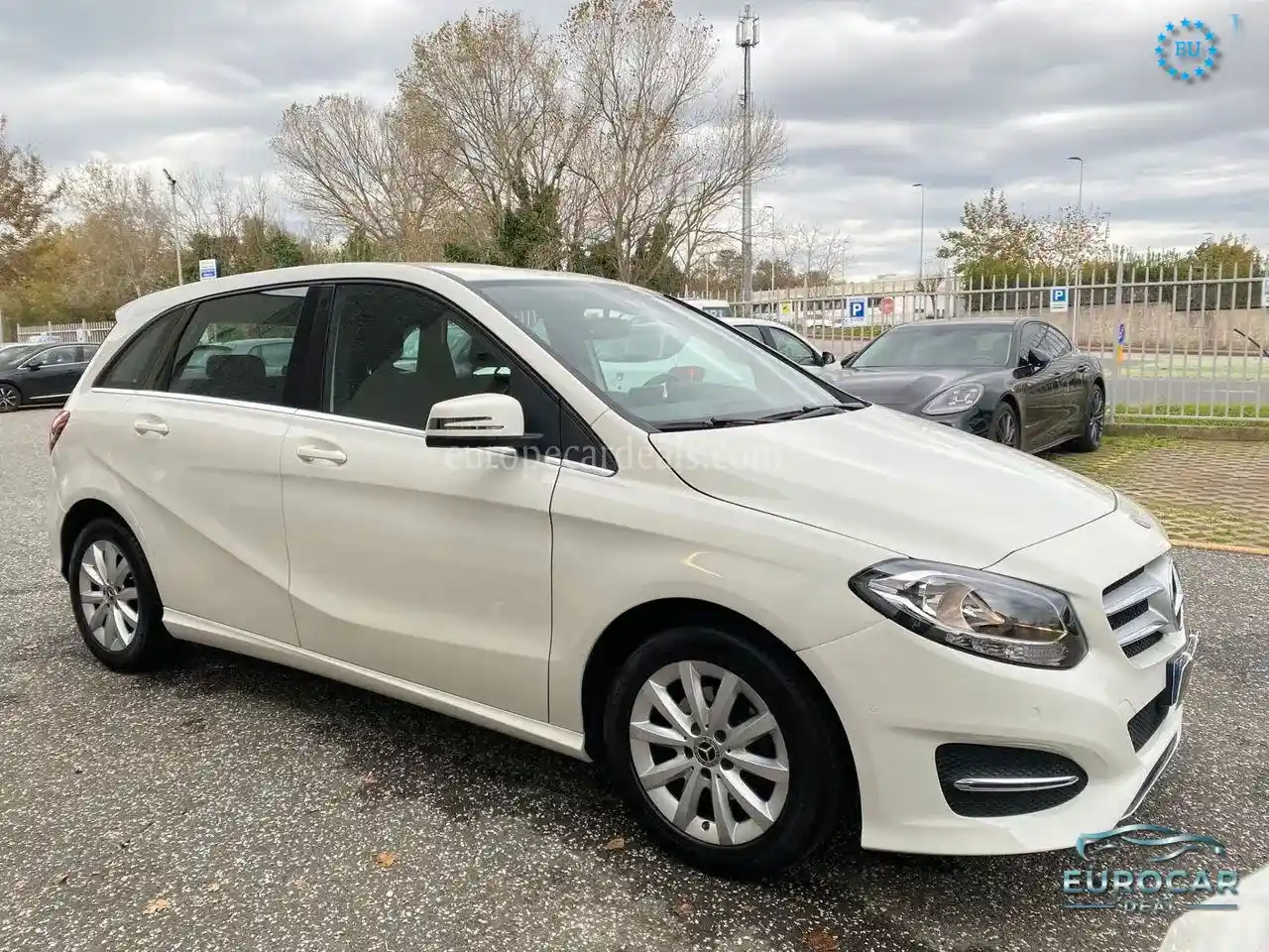 Mercedes-Benz B 180