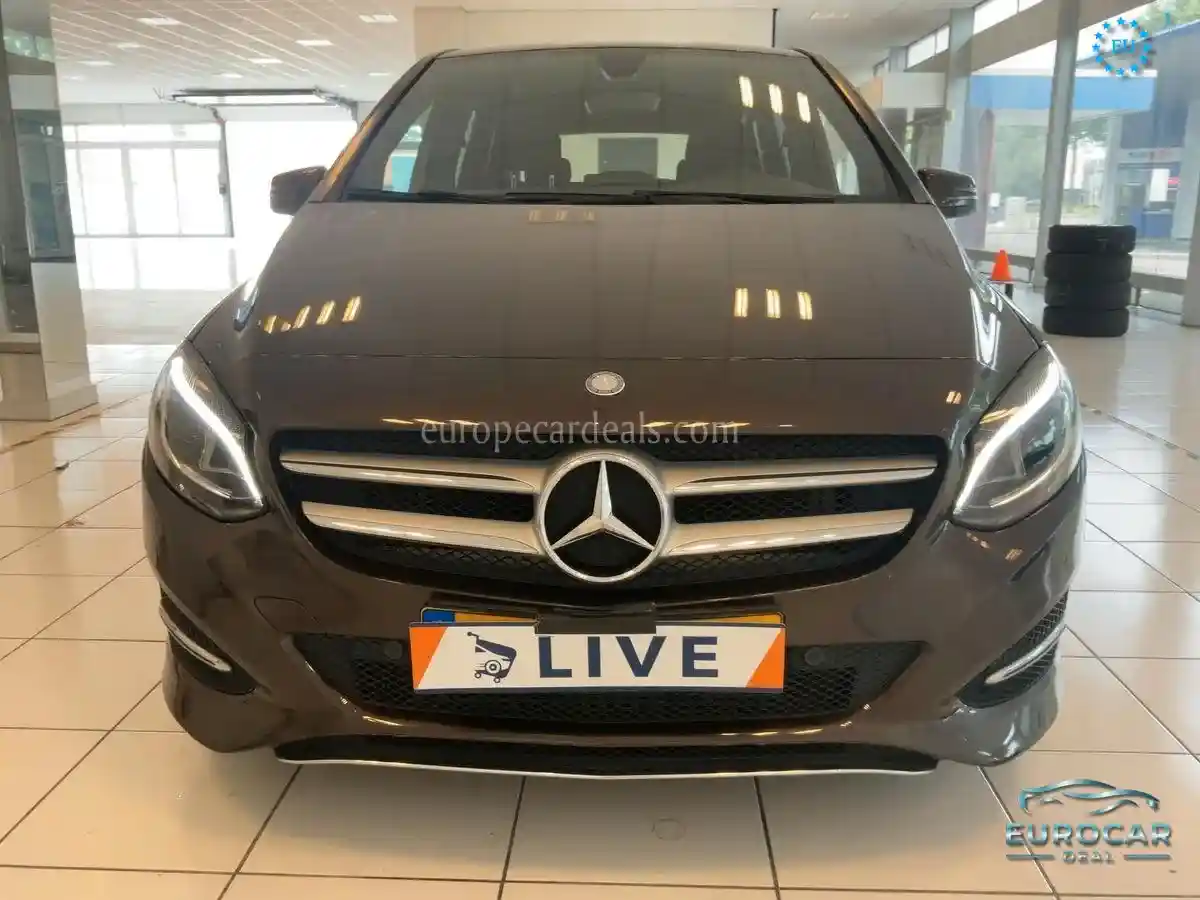 Mercedes-Benz B 180