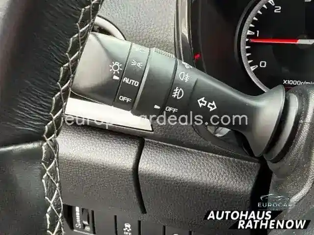 Double Cab 4WD V-CROSS Leder*LED*Mehrzone