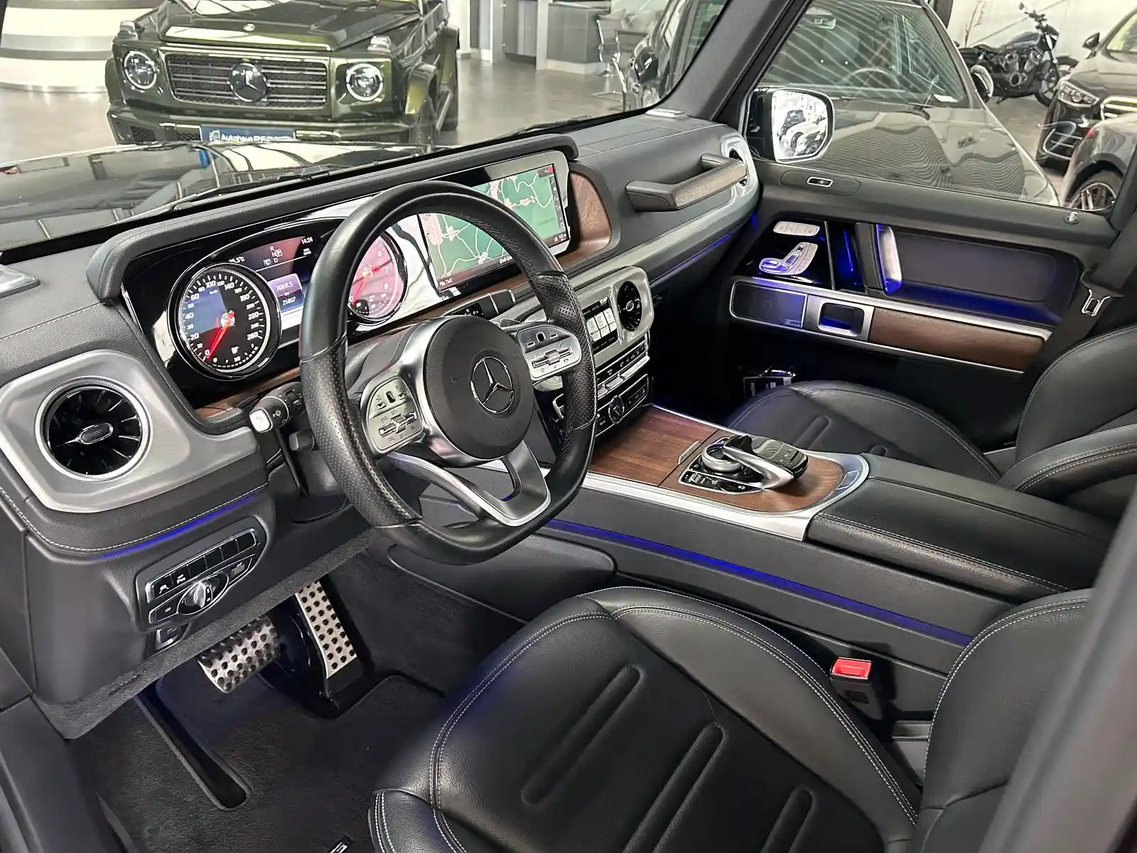 Mercedes-Benz G 500