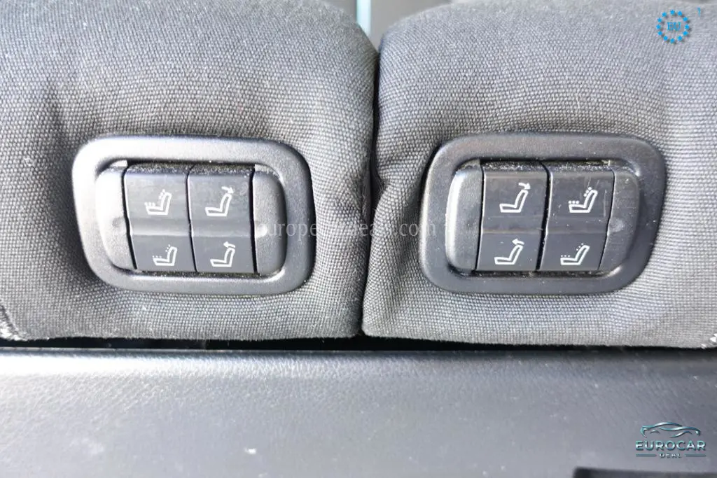 Mercedes-Benz V 220