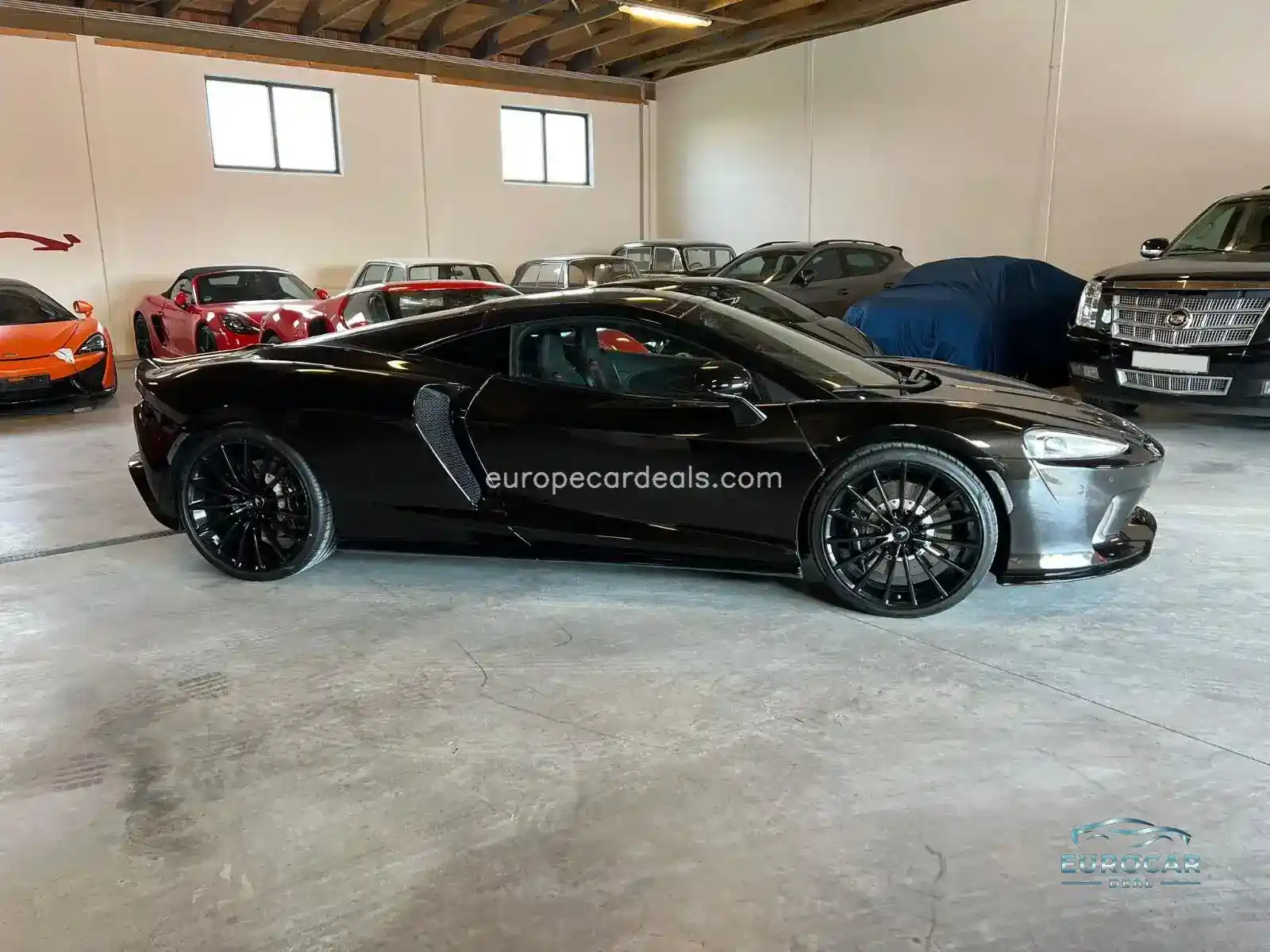 McLaren GT