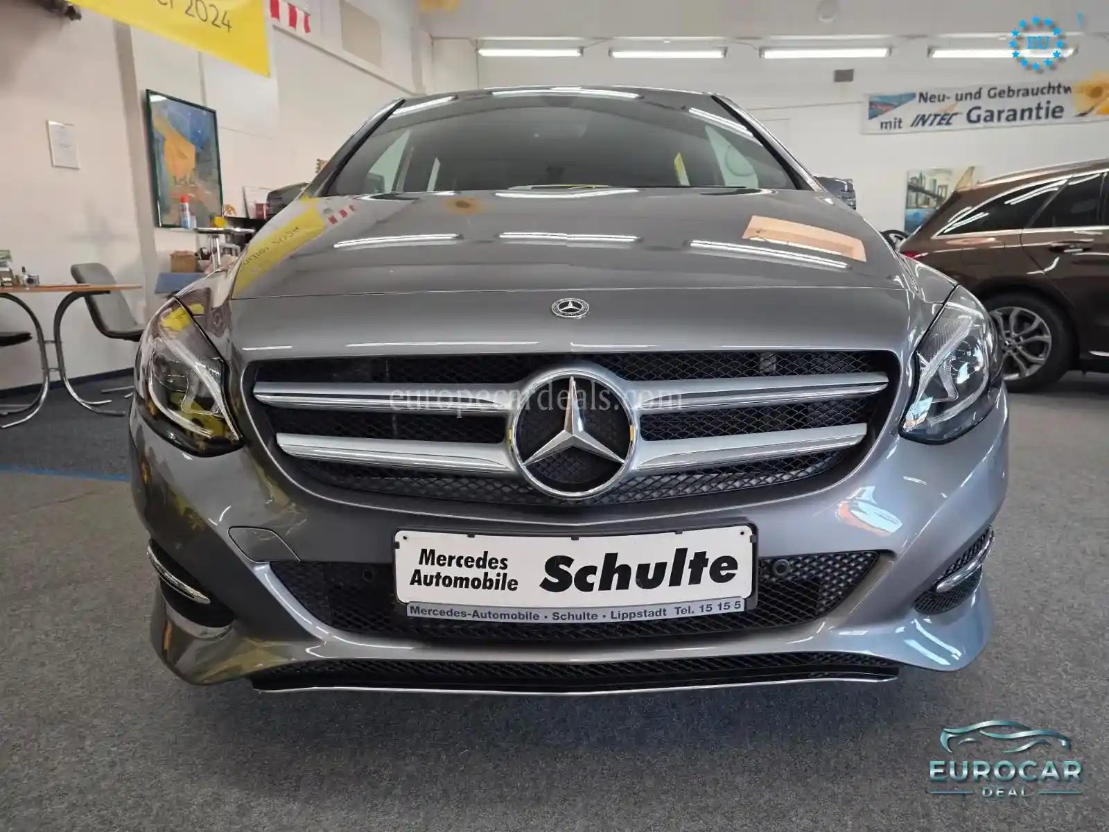 Mercedes-Benz B 180