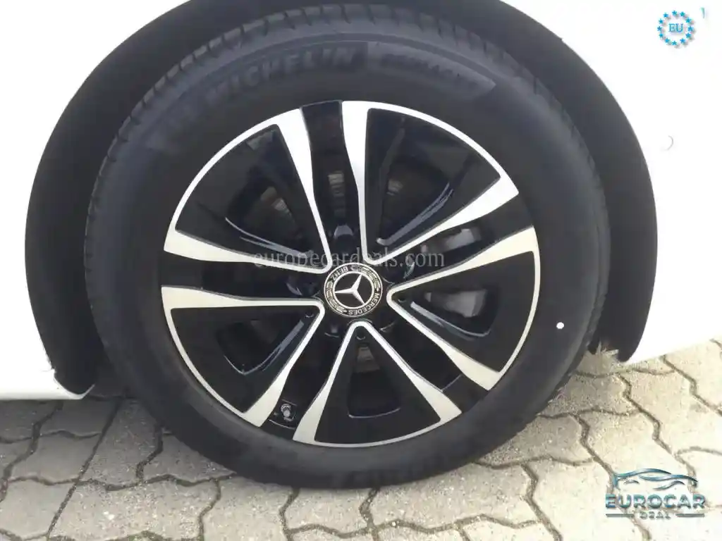 Mercedes-Benz A 220