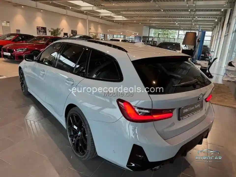 BMW 330