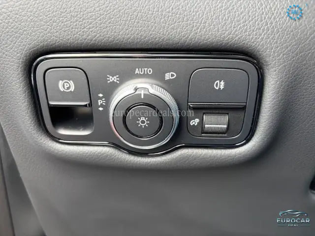 Mercedes-Benz V 220