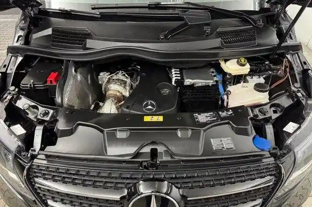 Mercedes-Benz V 220