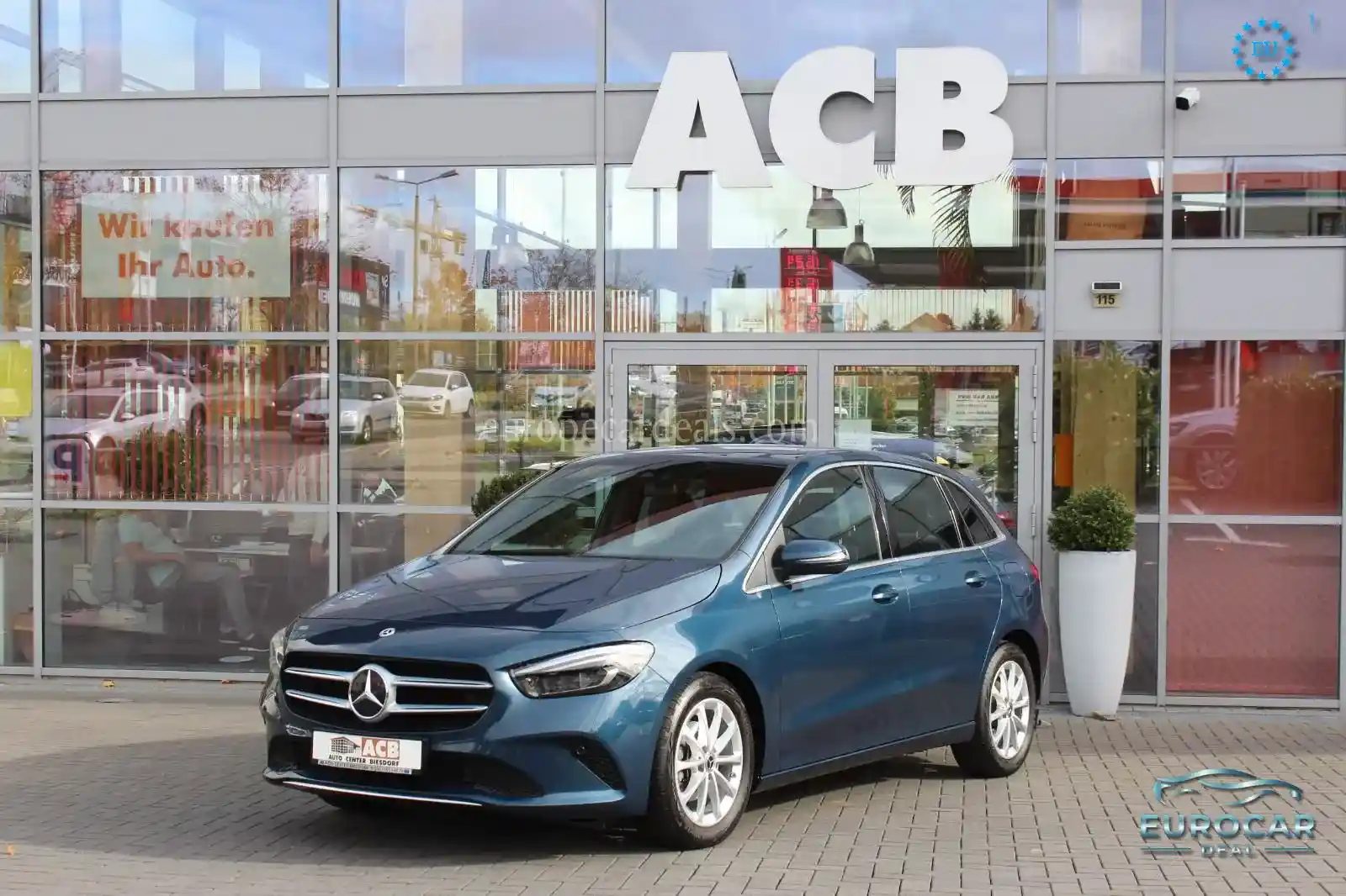 Mercedes-Benz B 180
