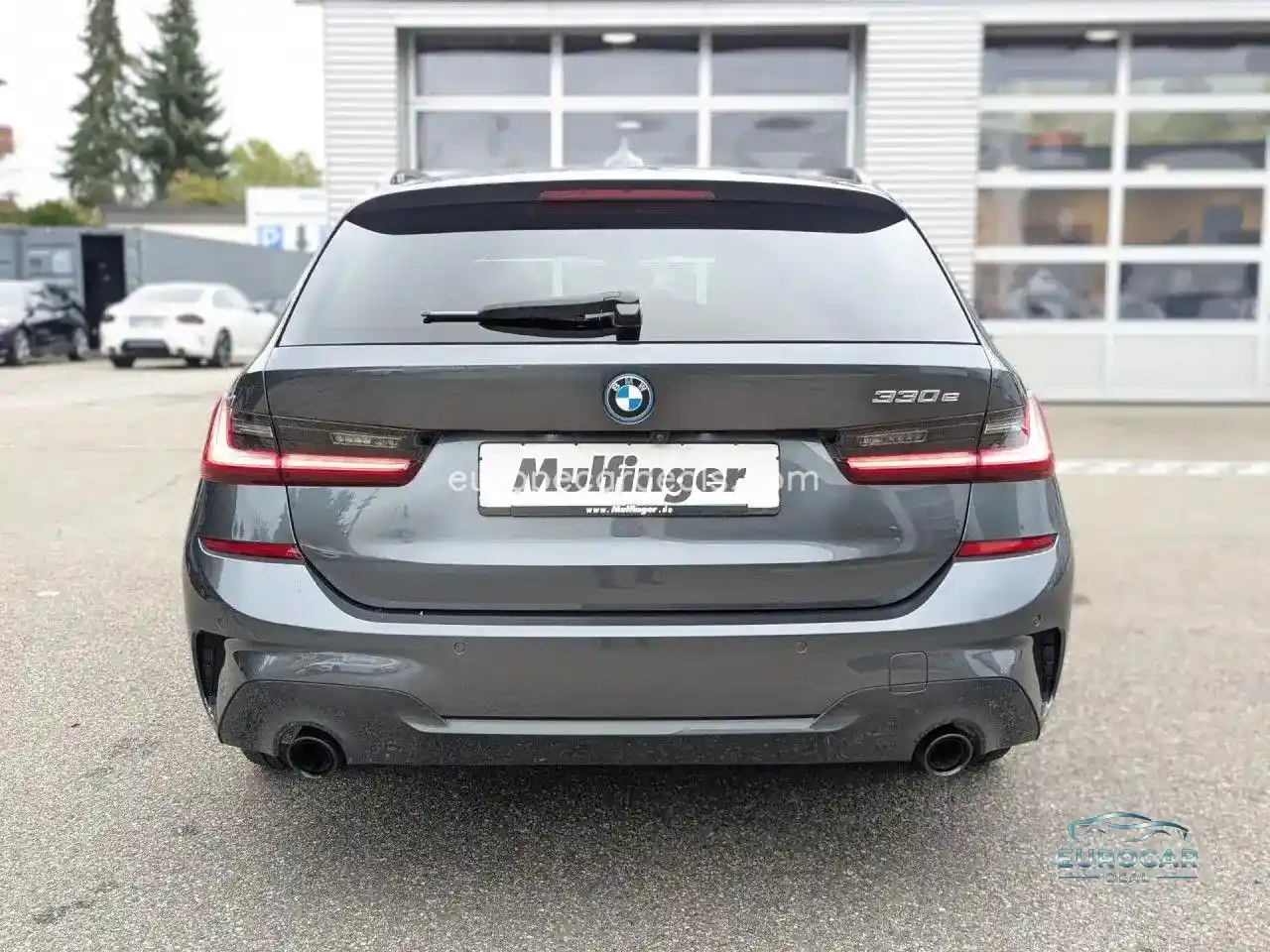 BMW 330