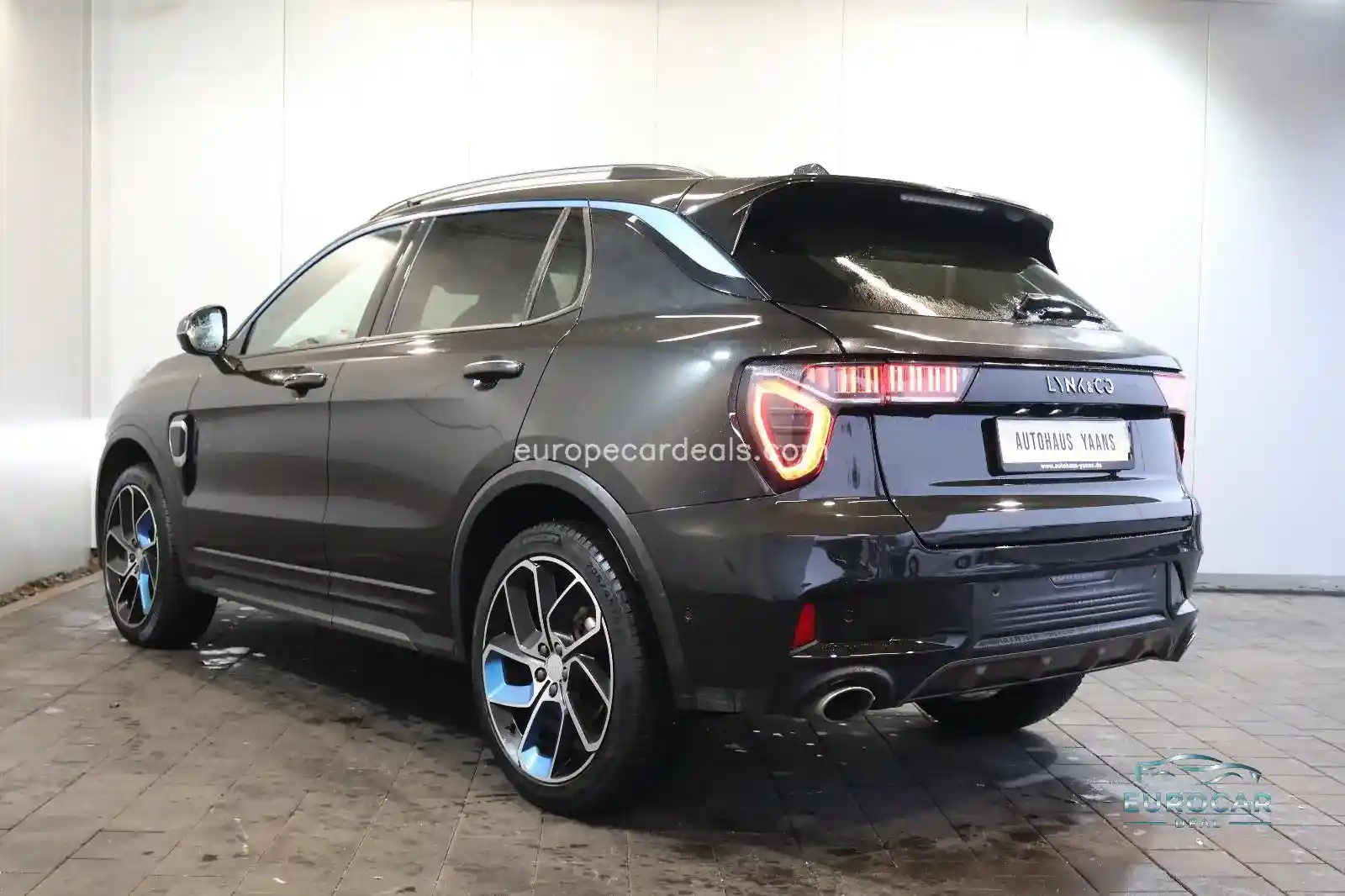 Lynk&Co 01
