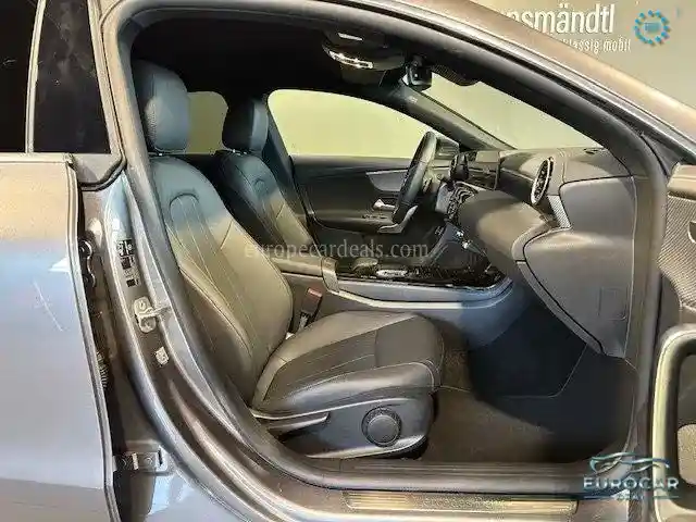 Mercedes-Benz CLA 200 Shooting Brake
